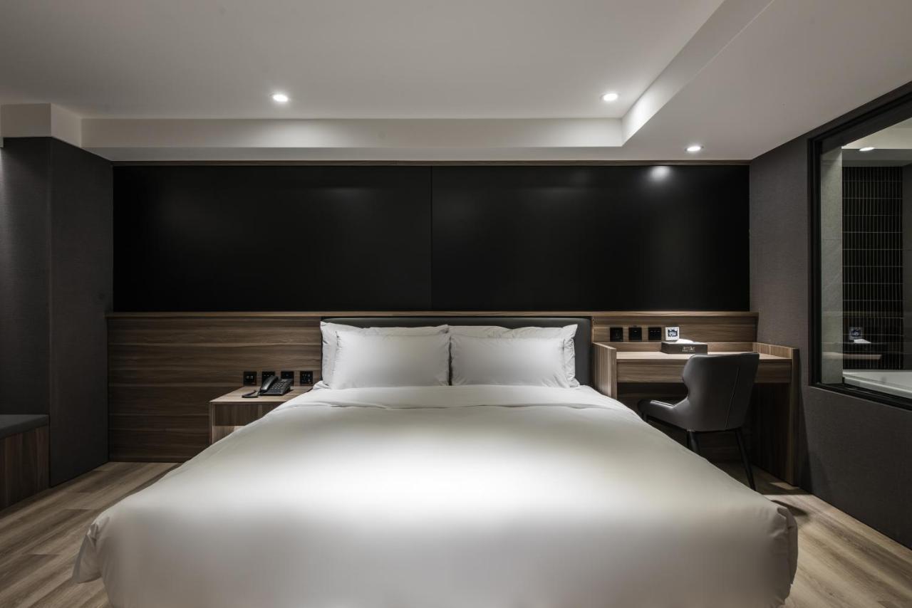 Autumn Willow Hotel Taichung Eksteriør billede